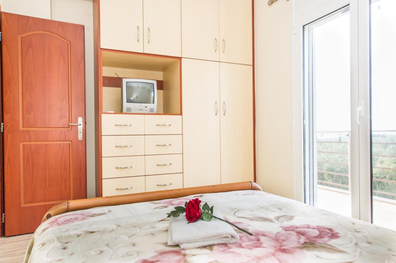 Cozy Flats In An Olive Grove By The Sandy Beach Kánalos Buitenkant foto