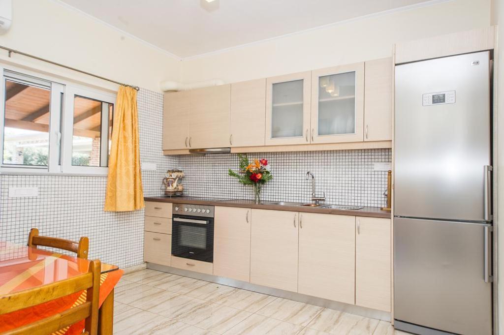 Cozy Flats In An Olive Grove By The Sandy Beach Kánalos Buitenkant foto